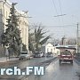 В Керчи посыпали песком только центральные дороги