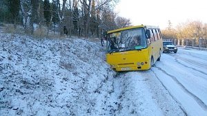 Транспортный коллапс в Севастополе: первый снег не состоялся даром