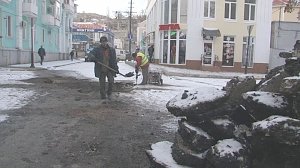 Власти Керчи с наступлением морозов начали в городе ямочный ремонт