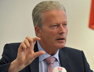 Австрийский вице-канцлер поддержал отмену антироссийских санкций