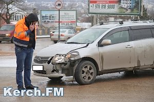 В Керчи на Чкалова столкнулись «Toyota» и «Chery»