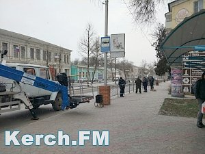 В Керчи украшают улицу Пирогова