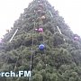 В Керчи жители воруют игрушки с городских елок