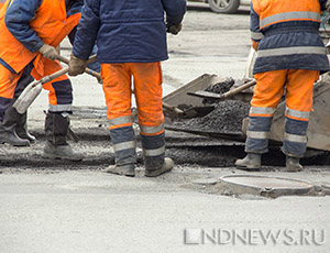 Симферопольцы вновь застукали дорожников за непотребством