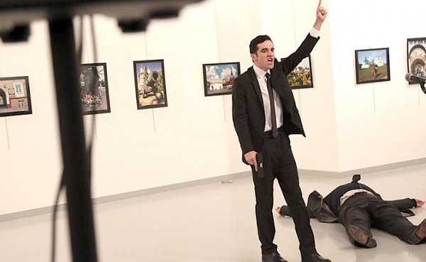 Российский посол Андрей Карлов убит в столице Турции