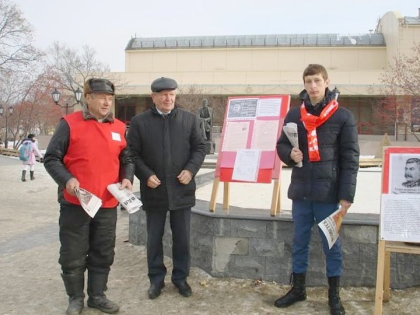 Сахалинская область. 137-я годовщина со Дня рождения Сталина стала поводом для коммунистов поговорить с сахалинцами об этом великом Человеке