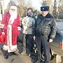 В Ленинском районе полицейские и общественники вручали водителям подарки