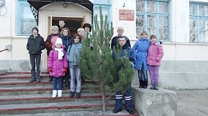 В Севастополе Полицейский Дед мороз поздравил с наступающим Новым воспитанников школы-интерната