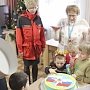 В День Спасателя сотрудники севастопольского чрезвычайного ведомства навестили маленьких севастопольцев