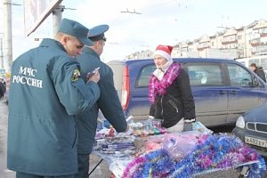 Сотрудники МЧС Севастополя предупреждают: «Не покупайте несертифицированные пиротехнические изделия»