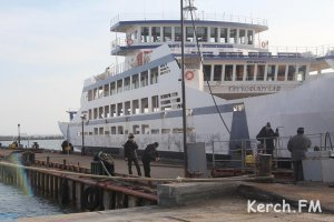 В Керченском проливе столкнулись два парома