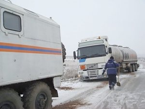 В районе Старого Крыма из-за непогоды образовался затор из грузовиков