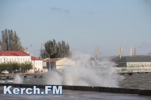 В Крыму 31 декабря сохраняется сильный ветер