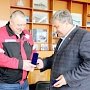 В Керчи наградили директора завода «Залив» и его заместителя