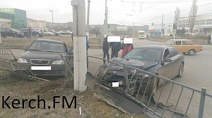 В Керчи столкнулись «Chery» и «BMW», пострадал сотрудник полиции