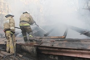 На пожаре в Симферополе спасены 4 человека