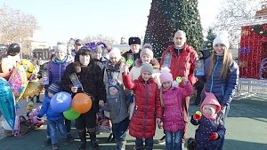 Госавтоинспекция Севастополя сделала акцию «Новогодний светлячок»