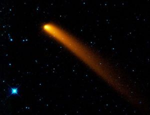 К Земле движутся сразу две кометы