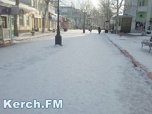 Керчане жалуются на не посыпанную улицу Ленина