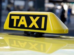Минтранс проверил симферопольских таксистов и выявил несколько нелегальных перевозчиков