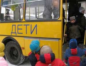 В Крыму разрешили ещё полгода возить детей на старых автобусах