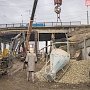 На Горьковском мосту в Керчи продолжается ремонт