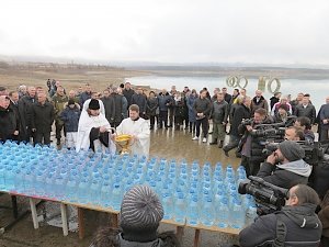 В Севастополе освятили воды Чернореченского водохранилища