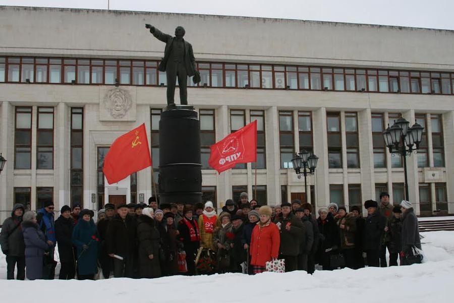 Калуга Ленина. Ленин на Калужской площади. Памятник Ленину в Калуге около турбинного.