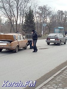 В Керчи перед пешеходным переходом столкнулись два «ВАЗа»