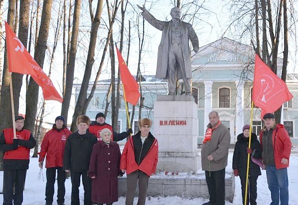 Жители Ленинградской области почтили память Владимира Ильича Ленина