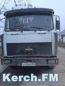 В Керчи в Аршинцево больше недели стоит брошенный грузовик