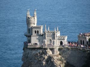 Ялта, Алушта, Феодосия и Севастополь вошли в десятку популярных российских курортов