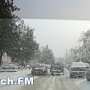 В Керчи автомобильные дороги посыпали частично