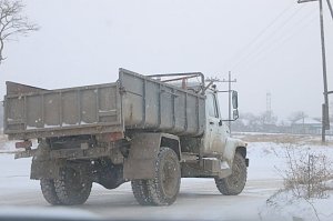 Председатель городского совета проверяла, как в Керчи посыпаны улицы