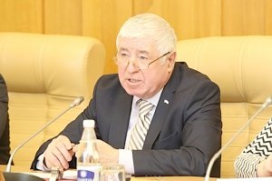 Принятый крымским парламентом закон о пассажирских перевозках позволит повысить безопасность дорожного движения и улучшить качество обслуживания населения, - Петр Запорожец