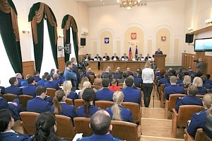 В прокуратуре Республики Крым подвели итоги работы ведомства по укреплению законности и правопорядка в 2016 году