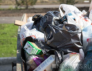 В столице Крыма коммунальщики не справляются с мусором: 40% мусоровозов вышли из строя