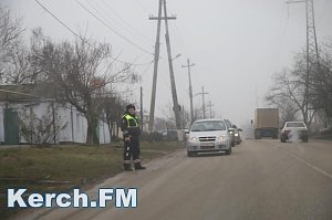 В Керчи перевернулся прицеп с кукурузой