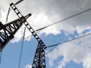 «Крымэнерго» продолжает восстанавливать электросети, повреждённые из-за непогоды