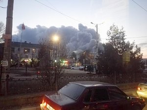 Пожар на складе неподалеку от железнодорожного вокзала переполошил симферопольцев
