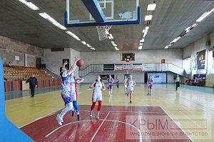 Лидеры женского баскетбольного чемпионата Крыма одержали победы в седьмом туре