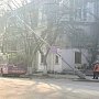 Троллейбус 2222 повыдергивал столбы на улице Ленина
