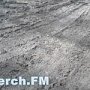 Керчане просят у администрации щебень, чтобы подсыпать грязь возле их дома