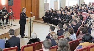 В УМВД России по г. Севастополю прошло торжественное собрание, посвященное Дню защитника Отечества