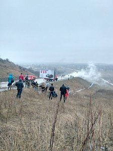 В столице Крыма опрокинулся и загорелся бензовоз