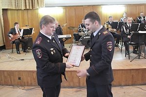 Севастопольский полицейский спас жизнь девушки