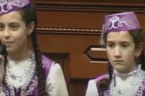 Меджлисовские экстремисты заставили детей читать в украинском парламенте стишки с угрозами России