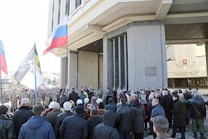 В Симферополе почтили память крымчан, погибших в феврале 2014 года в результате столкновений у стен республиканского парламента