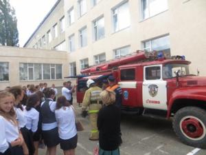 Крымских школьников в этот день эвакуируют в учебных целях