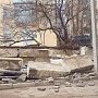 На Циолковского, 21 упала подпорная стенка